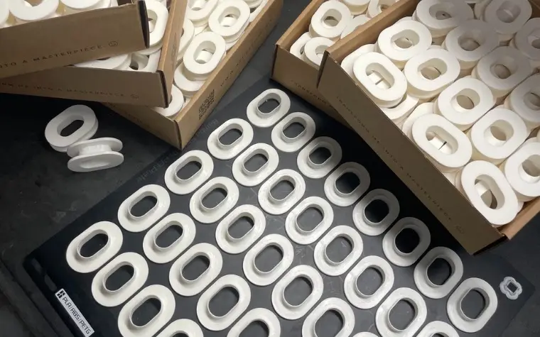 Pièces en ABS imprimées en série par 3IDFx pour un fabricant d'éclairage public